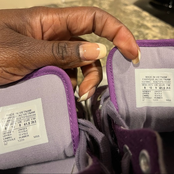 Women’s Converse size 10 - Picture 4 of 7